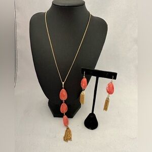 George pink glass bead in gold tone metal necklace and earrings set